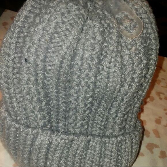 NWT Time & Tru solid pom gray beanie - Picture 5 of 8